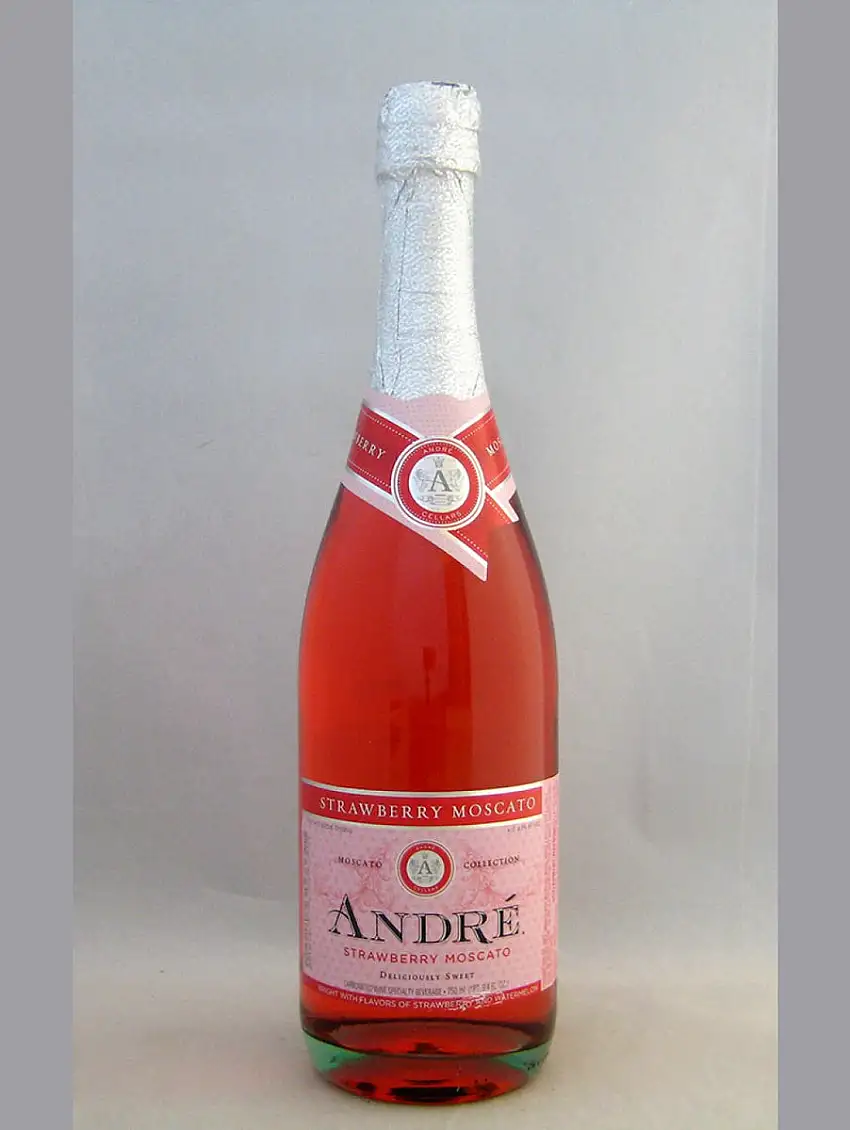 Andre Strawberry Moscato Sparkling 750mL